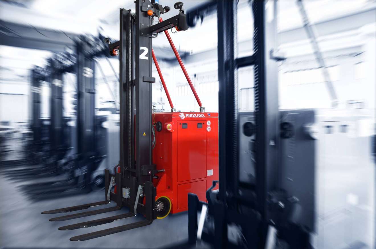 “Proxaut, la “sartoria dell’AGV”, dove si progettano e si realizzano modelli personalizzati, speciali, cuciti sulle esigenze del cliente” “Proxaut, la “sartoria dell’AGV”, dove si progettano e si realizzano modelli personalizzati, speciali, cuciti sulle esigenze del cliente”