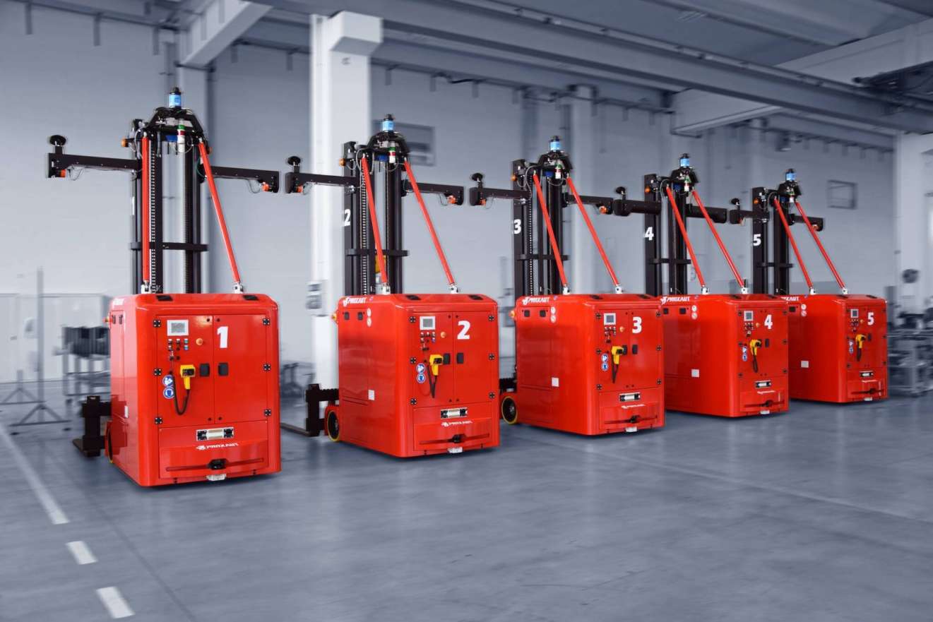 “Proxaut, la “sartoria dell’AGV”, dove si progettano e si realizzano modelli personalizzati, speciali, cuciti sulle esigenze del cliente” “Proxaut, la “sartoria dell’AGV”, dove si progettano e si realizzano modelli personalizzati, speciali, cuciti sulle esigenze del cliente”
